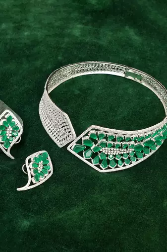 Zircon green stones necklace set