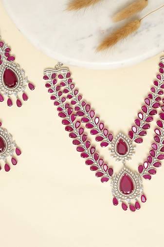Zircon red stones necklace set