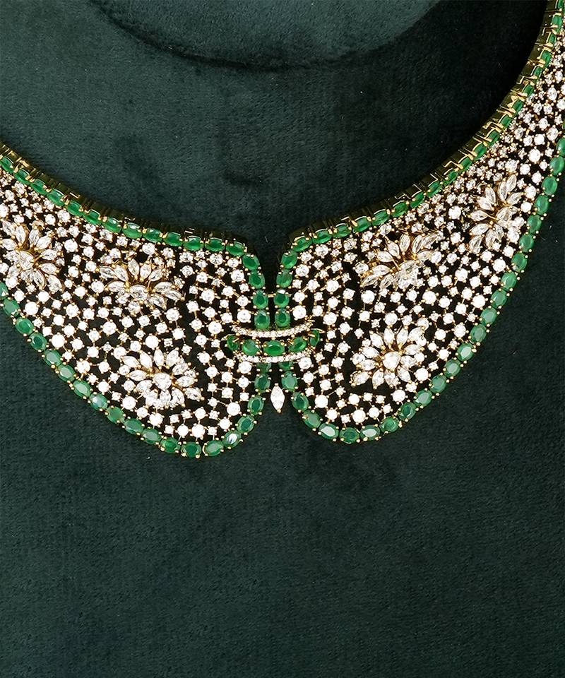 Emarald Green stones necklace set