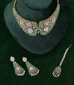 Emarald Green stones necklace set