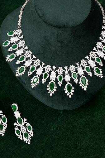 Zircon green stones necklace set