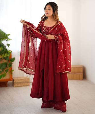 Deep red silk blend anarkali set 2