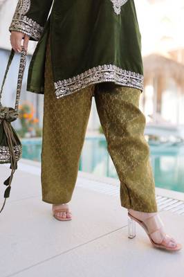 Olive green velvet embroidered kurta set for women 3
