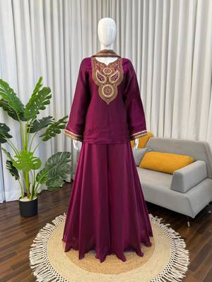 deep maroon silk blend embroidered ethnic set 4