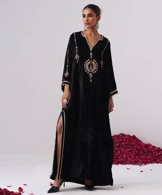 Black embroidered velvet kaftan 2