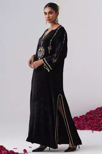 Black embroidered velvet kaftan