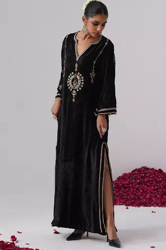 Black embroidered velvet kaftan
