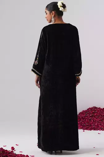 Black embroidered velvet kaftan