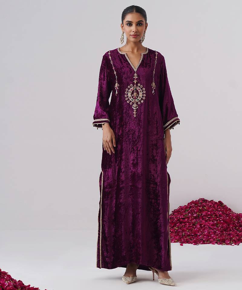 Purple embroidered velvet kaftan