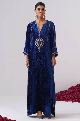Blue embroidered velvet kaftan