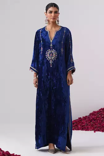 Blue embroidered velvet kaftan
