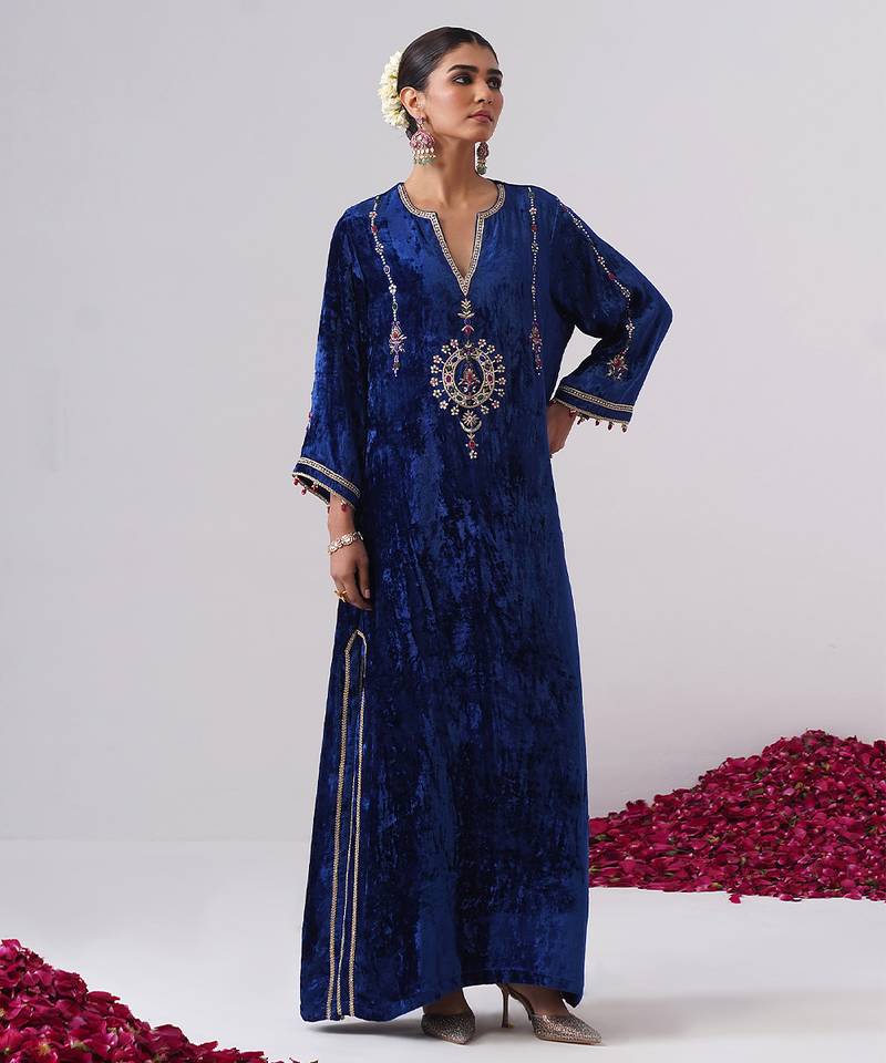 Blue embroidered velvet kaftan