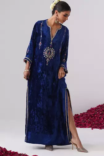 Blue embroidered velvet kaftan