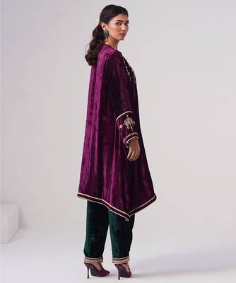 Purple embroidered velvet kurta set 2