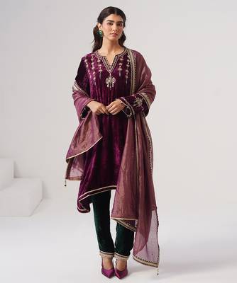 Purple embroidered velvet kurta set 5