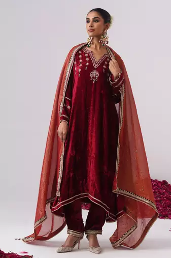Red embroidered velvet kurta set