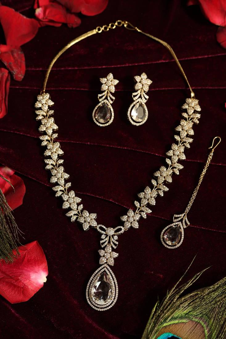 Floral pear-drop bridal set