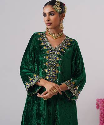 Green embroidered velvet kurta set 5