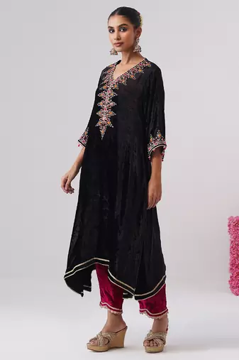 Black embroidered velvet kurta set