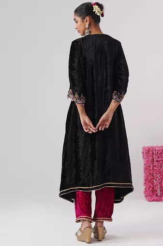 Black embroidered velvet kurta set