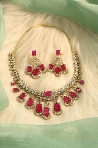 Fuchsia drop teardrop set