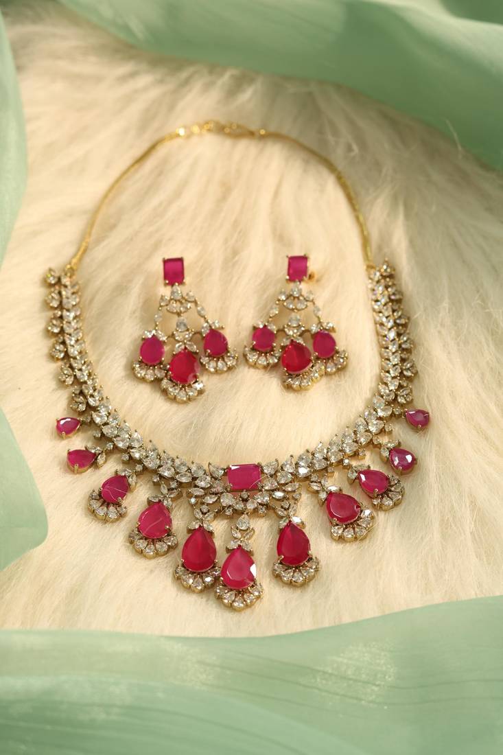 Fuchsia drop teardrop set