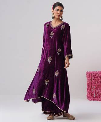 Purple embroidered velvet kurta set 3