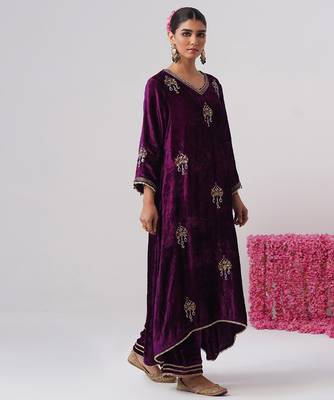 Purple embroidered velvet kurta set 4