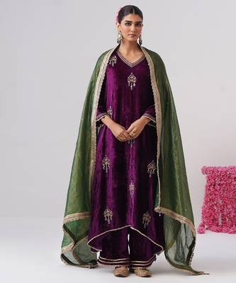Purple embroidered velvet kurta set 5