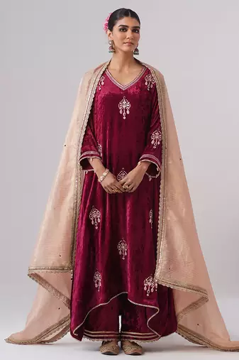Pink embroidered velvet kurta set