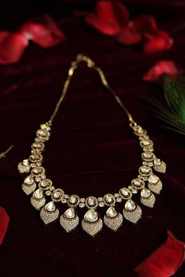 Pear-cut majestic collar 5