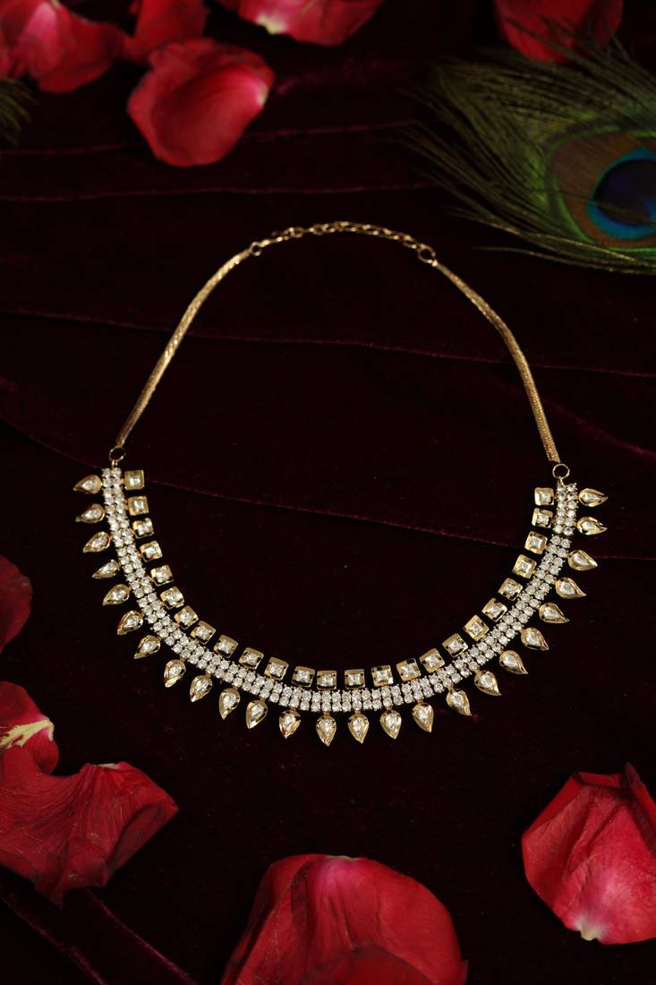 Minimalist crystal v-necklace