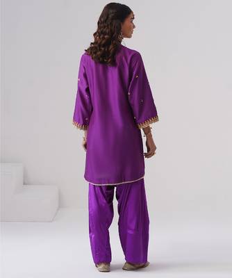 Purple embroidered chanderi silk kurta set 2