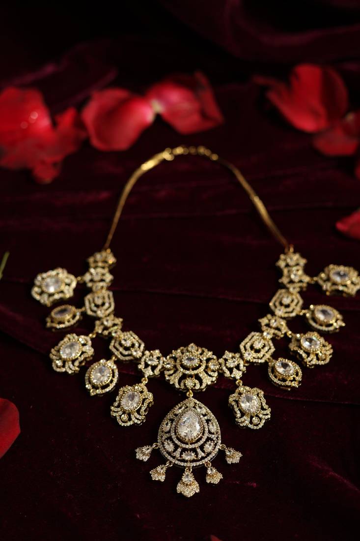 Grand victorian pendant set