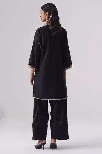 Black embroidered chanderi silk kurta set