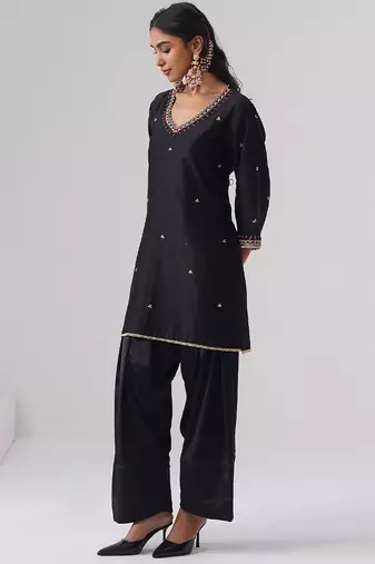 Black embroidered chanderi silk kurta set