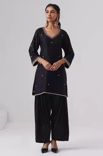 Black embroidered chanderi silk kurta set