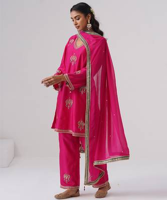 Pink embroidered chanderi silk kurta set 2
