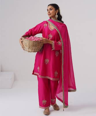 Pink embroidered chanderi silk kurta set 4