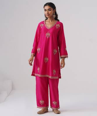 Pink embroidered chanderi silk kurta set 5