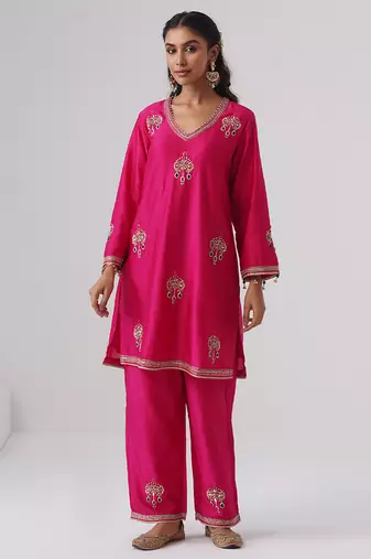 Pink embroidered chanderi silk kurta set