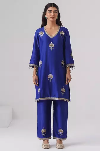 Blue embroidered chanderi silk kurta set