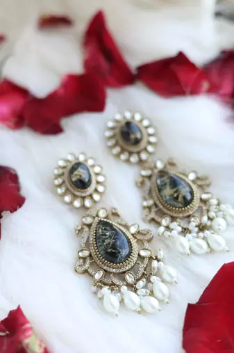 Black stone victorian drops