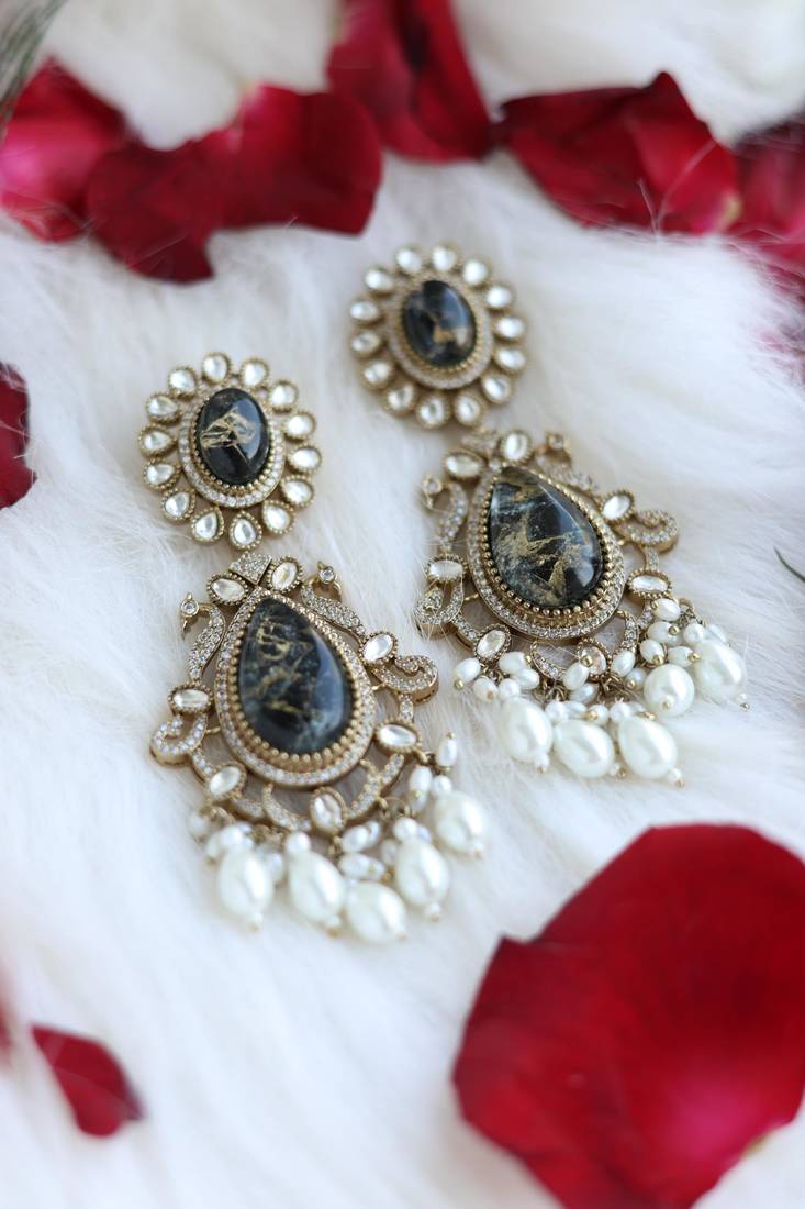 Black stone victorian drops