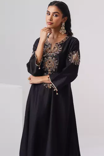 Black embroidered chanderi silk kurta set