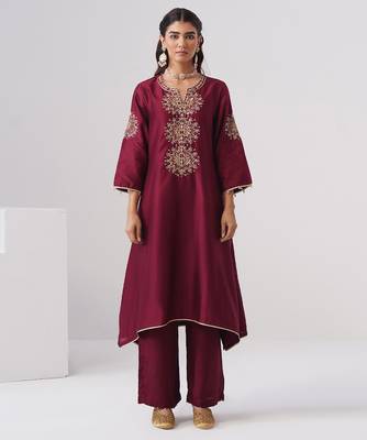 Maroon embroidered chanderi silk kurta set 1