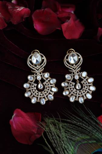 White stone openwork drops earrings