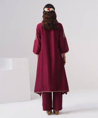 Maroon embroidered chanderi silk kurta set 4