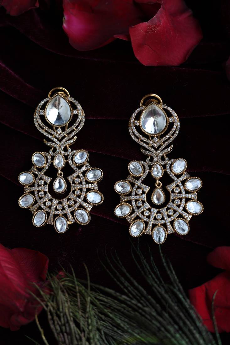 White stone openwork drops earrings