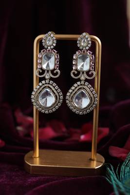 Pink & white antique earrings 3